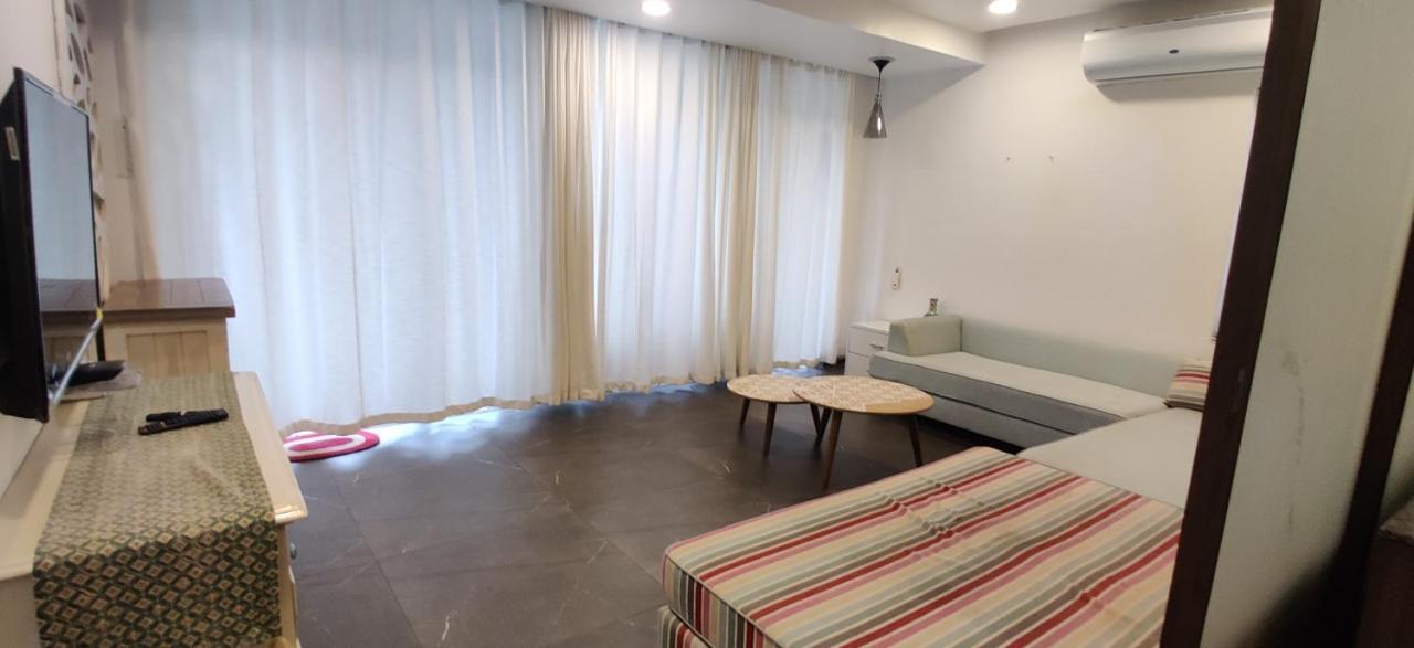 Aarju Luxurious Wave Appartamento Calangute Esterno foto