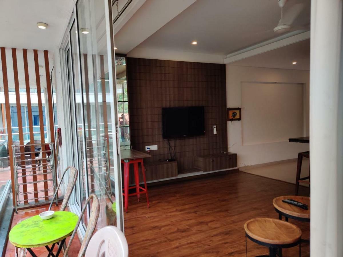 Aarju Luxurious Wave Appartamento Calangute Esterno foto